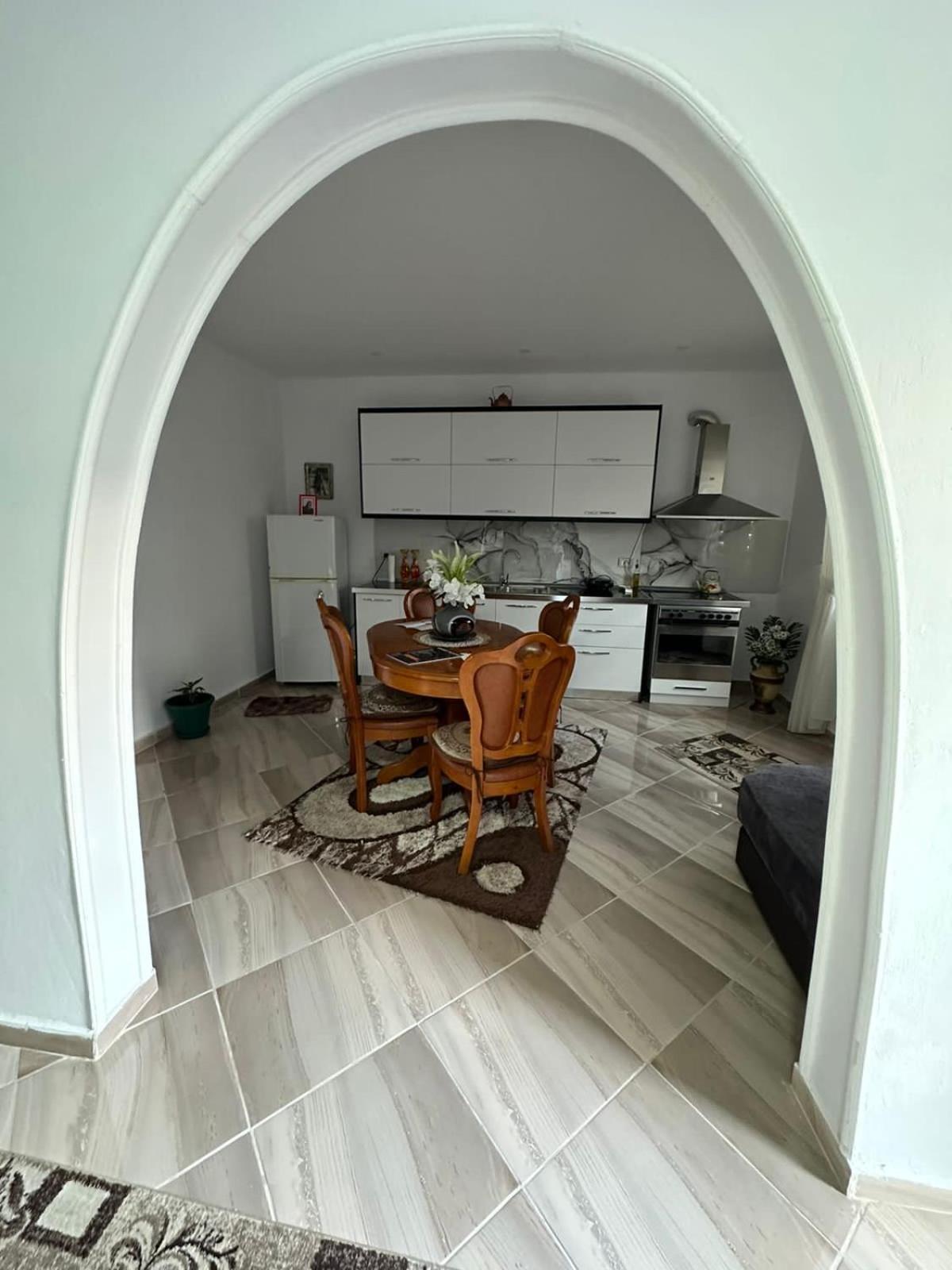 Guesthouse Albi ベラト エクステリア 写真
