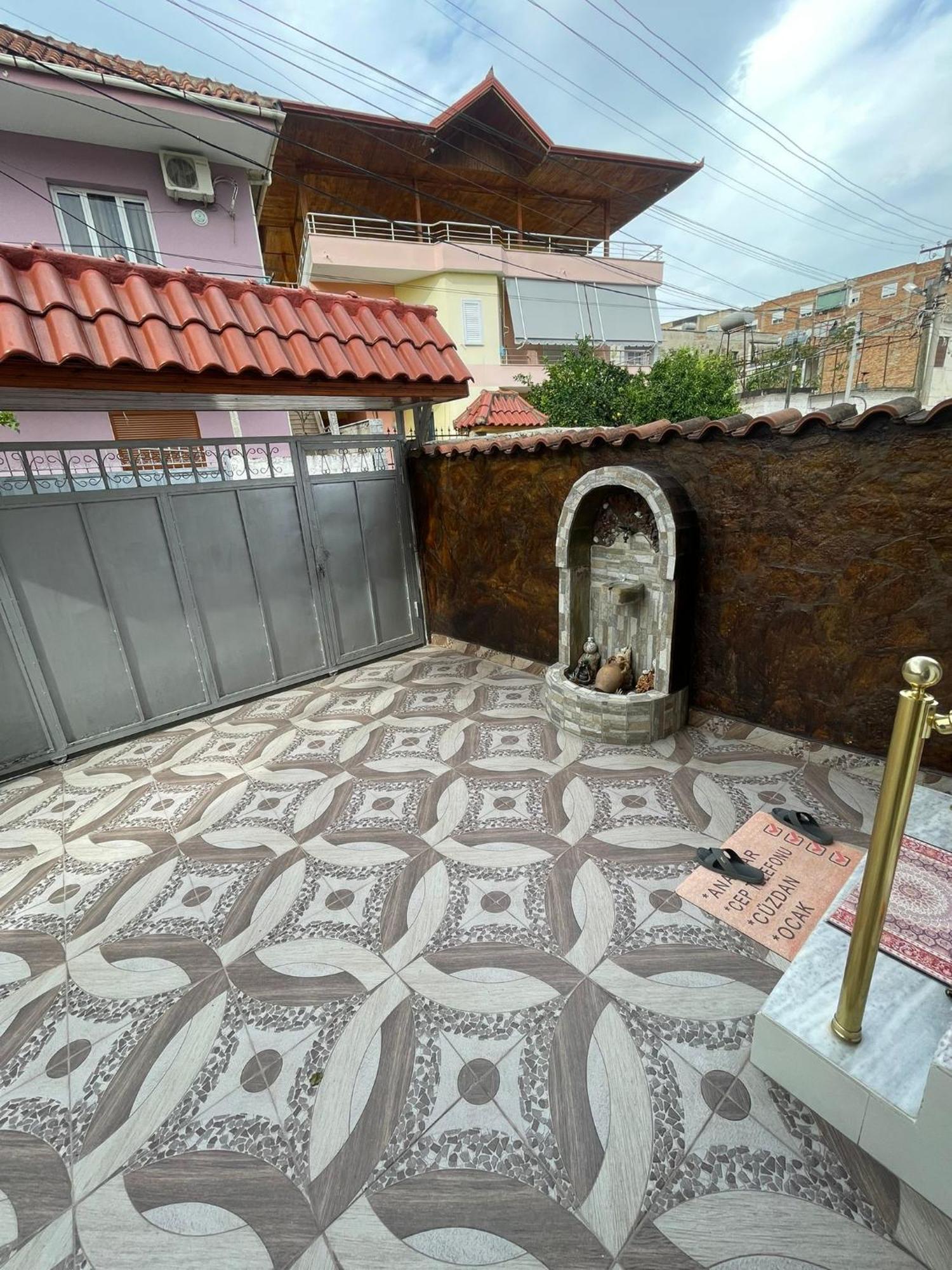 Guesthouse Albi ベラト エクステリア 写真