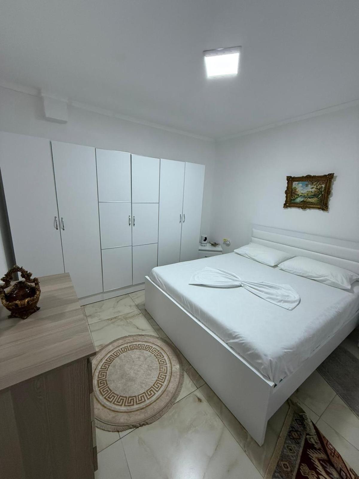Guesthouse Albi ベラト エクステリア 写真