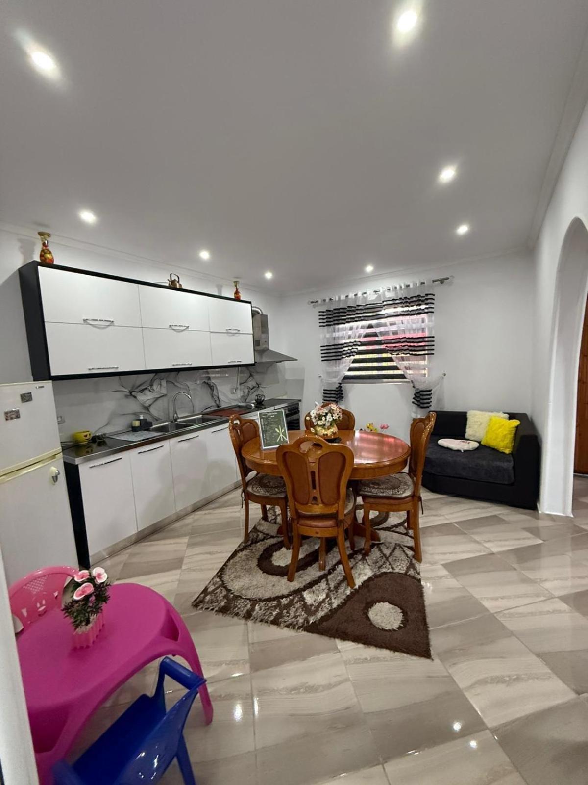 Guesthouse Albi ベラト エクステリア 写真